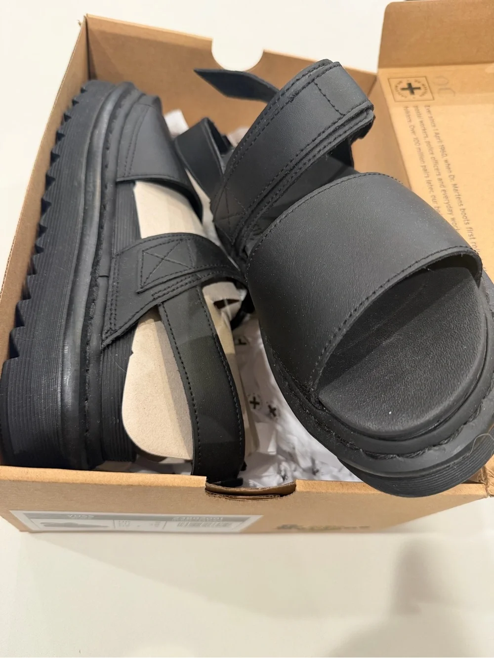 New Dr Martens hydro leather Chunky Leather Sandal UK 5 US 7 - Picture 5 of 5